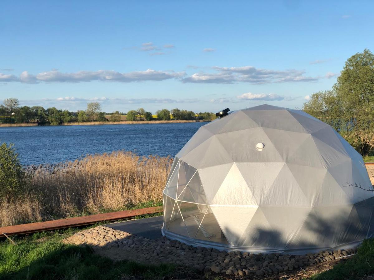 Nglamping Hotel Chełmża Buitenkant foto