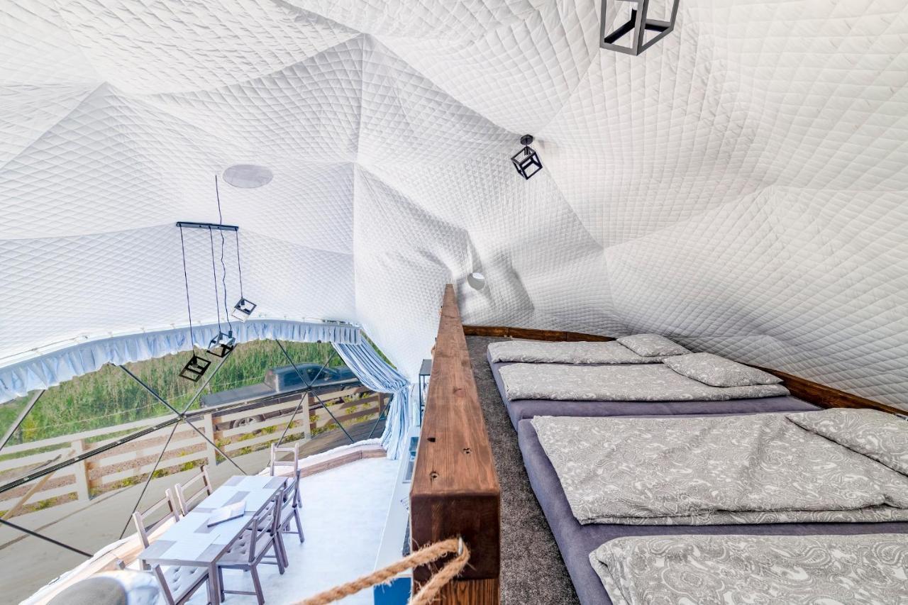 Nglamping Hotel Chełmża Buitenkant foto