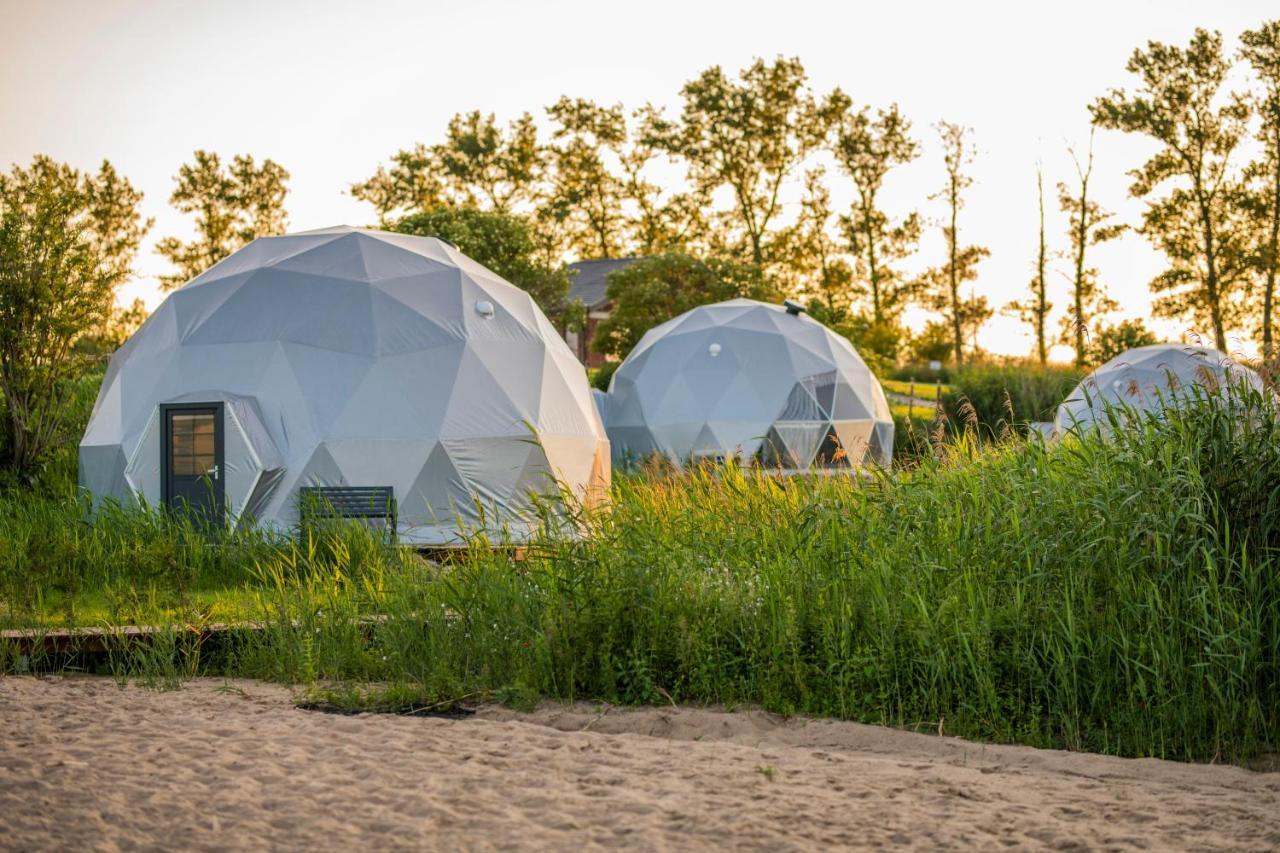 Nglamping Hotel Chełmża Buitenkant foto