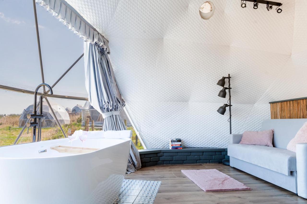 Nglamping Hotel Chełmża Buitenkant foto