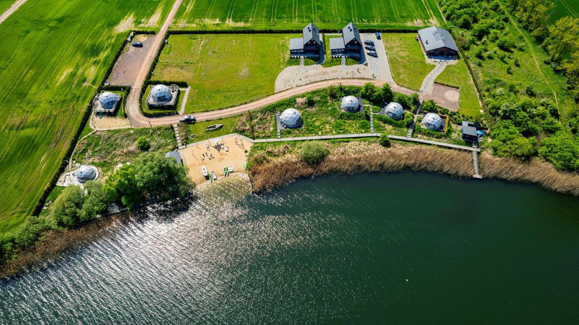 Nglamping Hotel Chełmża Buitenkant foto